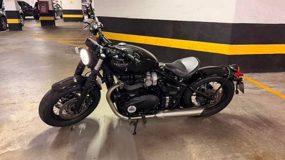 TRIUMPH BONNEVILLE BOBBER 1200 TRIUMPH BONNEVILLE BOBBER 1200